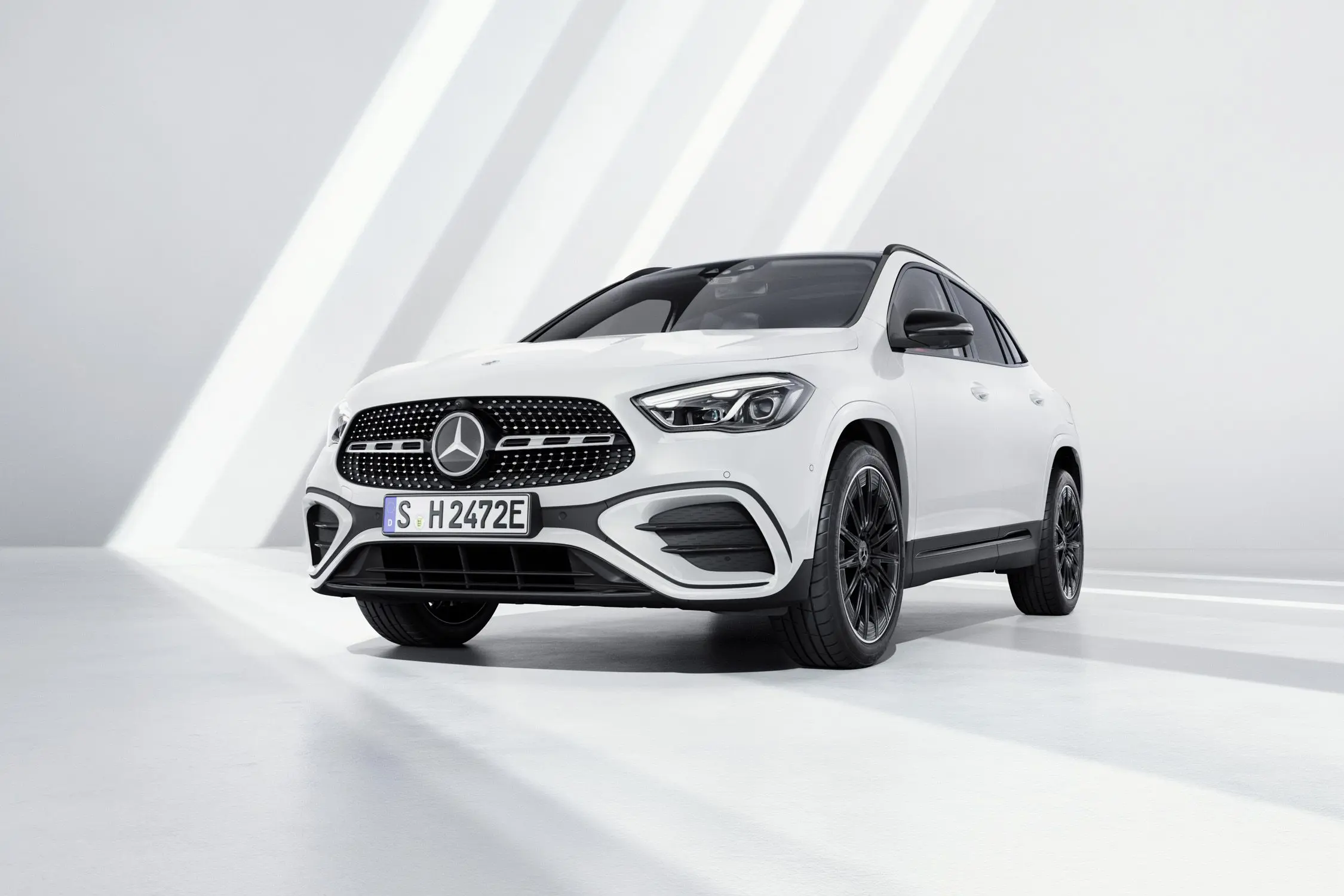 2024-mercedes-benz-gla-103-64130fa2909a4.webp