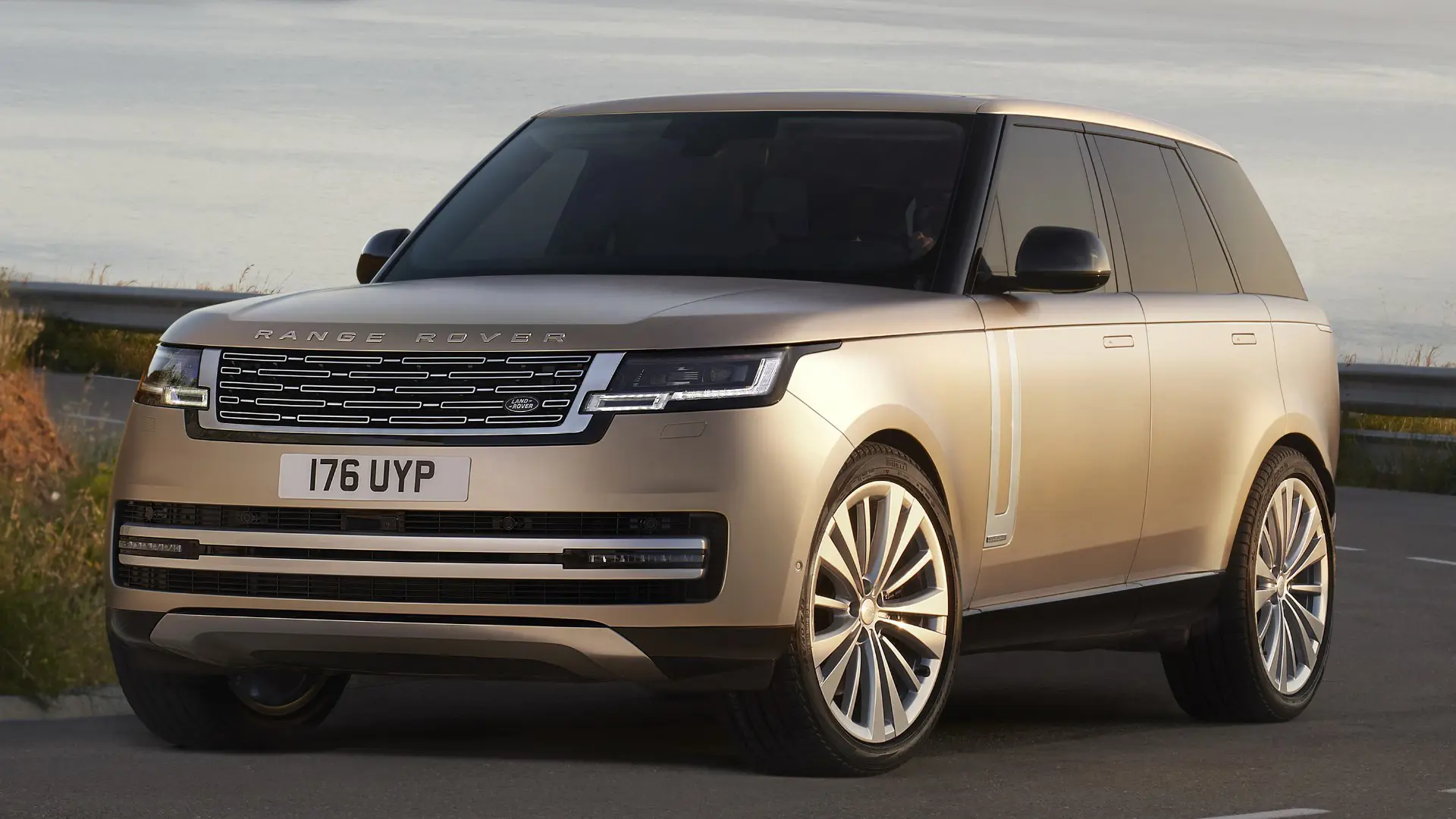 yeni-land-rover-range-rover-tanitildi-11.webp